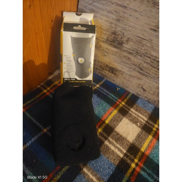 3M Futuro Knee Sport Support Adjustable Moderate Support #09039 distressed box - Picture 2 of 2